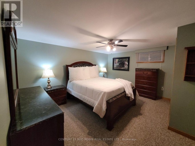 359 OAK AVENUE, Strathroy-Caradoc (SW), Ontario, N7G3A9