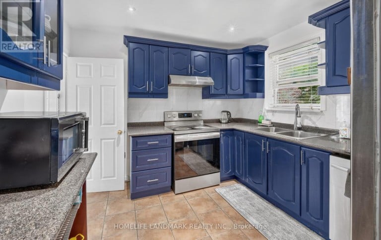 7 BAUDINA CRESCENT, Toronto (Birchcliffe-Cliffside), Ontario, M1N3M9