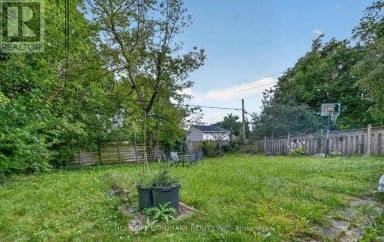 7 BAUDINA CRESCENT Toronto (Birchcliffe-Cliffside) Ontario photo 28