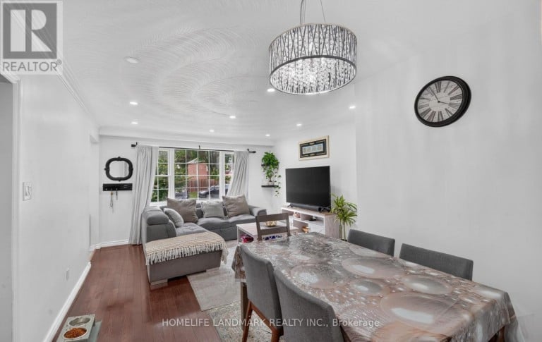 7 BAUDINA CRESCENT, Toronto (Birchcliffe-Cliffside), Ontario, M1N3M9