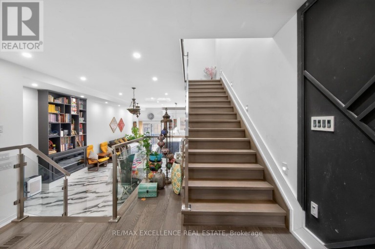 442 PHARMACY AVENUE S, Toronto (Clairlea-Birchmount), Ontario, M1L3G6
