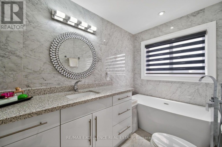 442 PHARMACY AVENUE S, Toronto (Clairlea-Birchmount), Ontario, M1L3G6