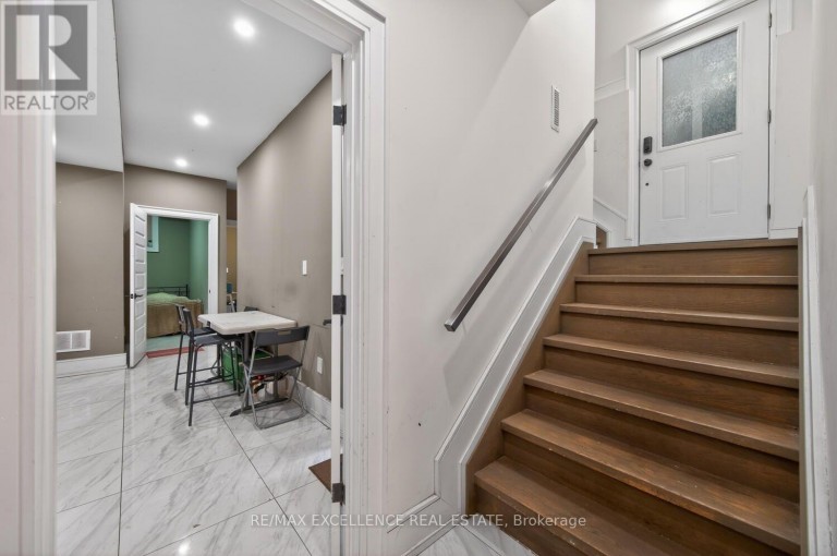 442 PHARMACY AVENUE S, Toronto (Clairlea-Birchmount), Ontario, M1L3G6