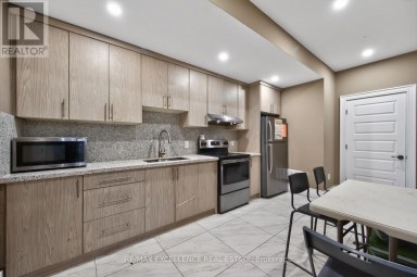 442 PHARMACY AVENUE S Toronto (Clairlea-Birchmount) Ontario photo 41