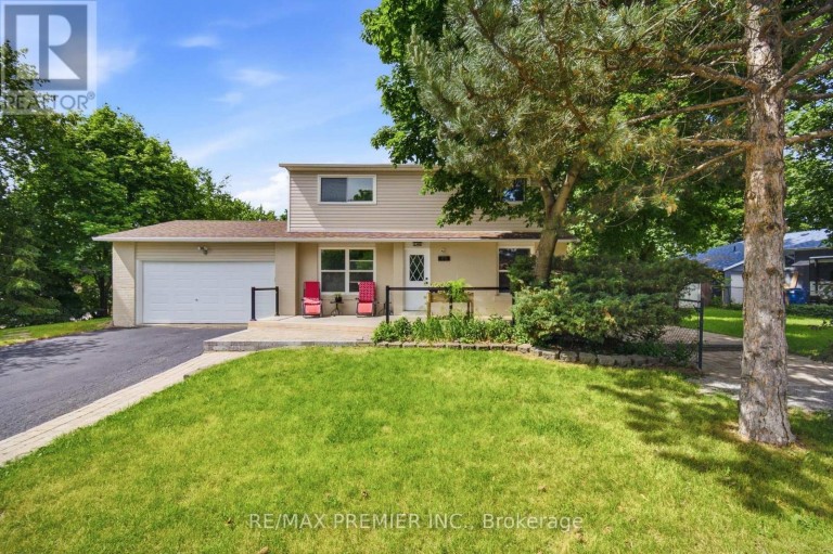 115 WILLIAM ROE BOULEVARD, Newmarket (Central Newmarket), Ontario, L3Y1B1