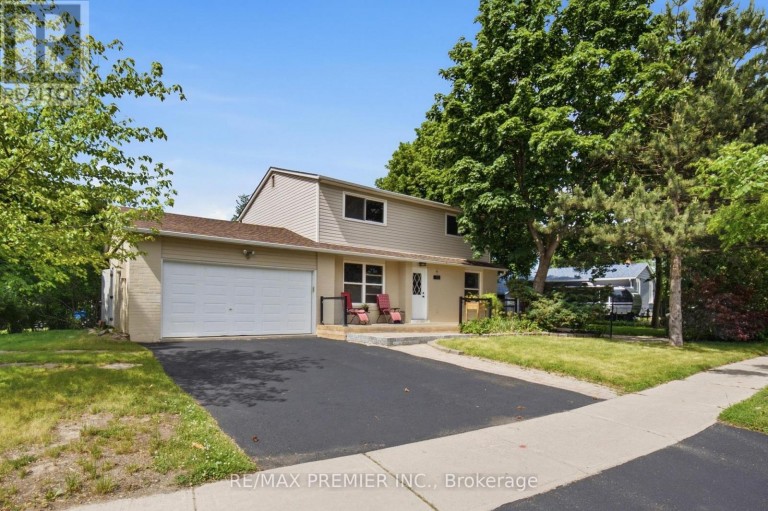 115 WILLIAM ROE BOULEVARD, Newmarket (Central Newmarket), Ontario, L3Y1B1