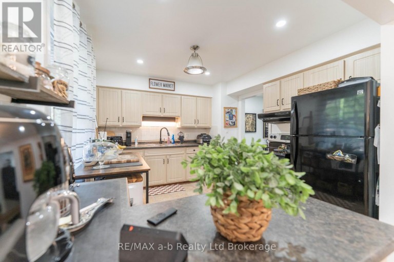 6 CAMDON COURT, Tillsonburg, Ontario, N4G4B3