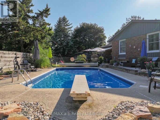 6 CAMDON COURT, Tillsonburg, Ontario, N4G4B3