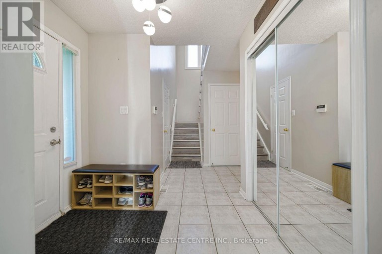 1 - 800 PARAMOUNT DRIVE, Hamilton (Stoney Creek Mountain), Ontario, L8J3V7