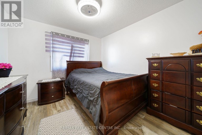 1 - 800 PARAMOUNT DRIVE, Hamilton (Stoney Creek Mountain), Ontario, L8J3V7