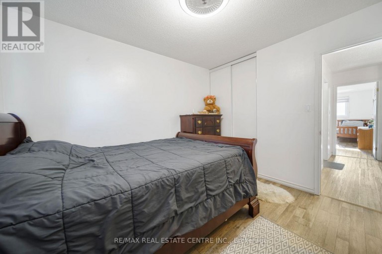 1 - 800 PARAMOUNT DRIVE, Hamilton (Stoney Creek Mountain), Ontario, L8J3V7