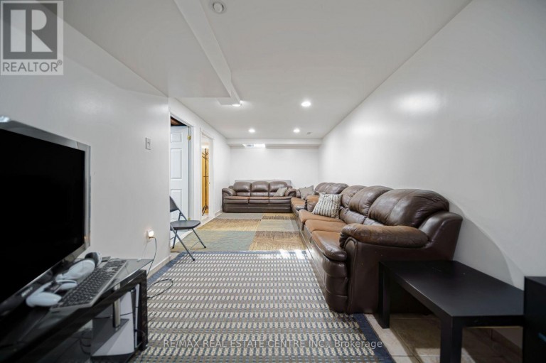 1 - 800 PARAMOUNT DRIVE, Hamilton (Stoney Creek Mountain), Ontario, L8J3V7