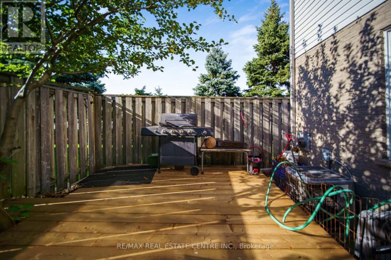 1 - 800 PARAMOUNT DRIVE, Hamilton (Stoney Creek Mountain), Ontario, L8J3V7