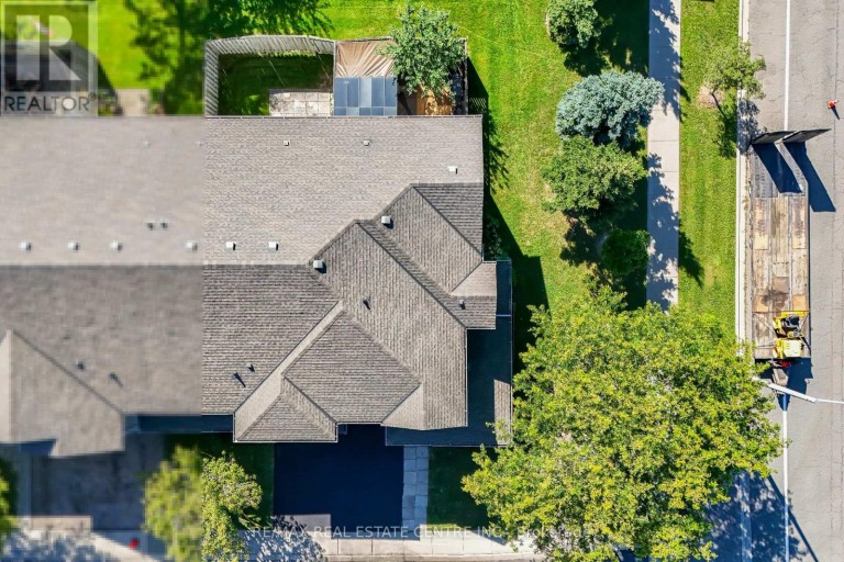 1 - 800 PARAMOUNT DRIVE, Hamilton (Stoney Creek Mountain), Ontario, L8J3V7