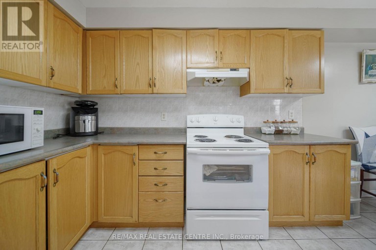 1 - 800 PARAMOUNT DRIVE, Hamilton (Stoney Creek Mountain), Ontario, L8J3V7