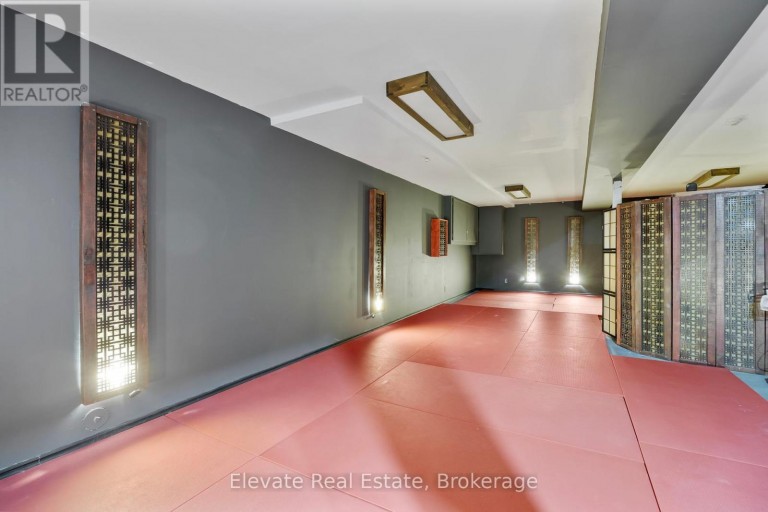 846 COLLEGE STREET, Toronto (Palmerston-Little Italy), Ontario, M6H1A2