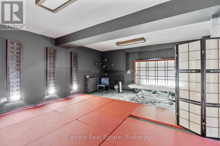 846 COLLEGE STREET, Toronto (Palmerston-Little Italy), Ontario, M6H1A2