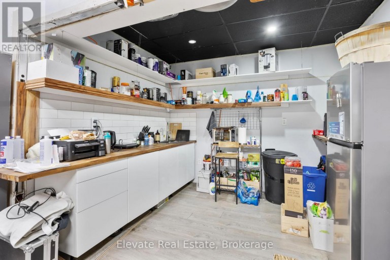 846 COLLEGE STREET, Toronto (Palmerston-Little Italy), Ontario, M6H1A2
