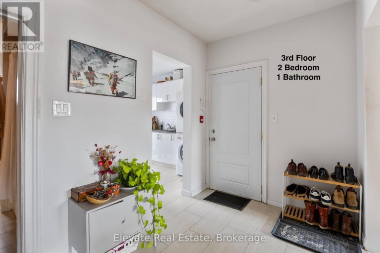 846 COLLEGE STREET, Toronto (Palmerston-Little Italy), Ontario, M6H1A2
