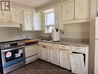29 FLEMPTON CRESCENT Toronto (Ionview) Ontario photo 3