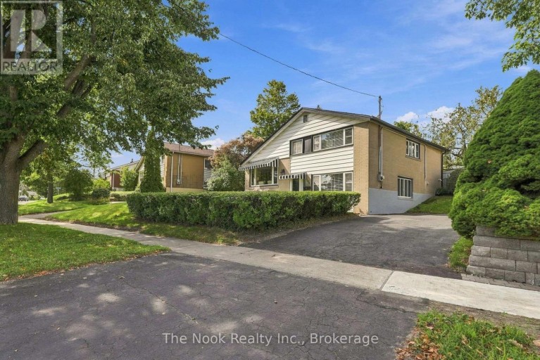 706 STONE STREET, Oshawa (Lakeview), Ontario, L1J1A5