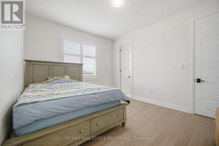 153 WHITLOCK AVENUE, Milton (FO Ford), Ontario, L9E1G1