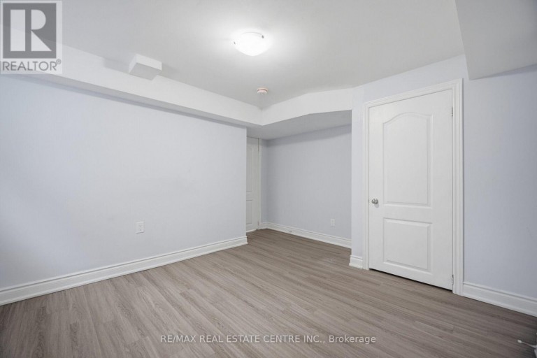 153 WHITLOCK AVENUE, Milton (FO Ford), Ontario, L9E1G1
