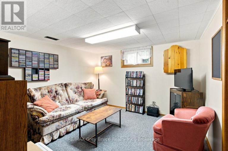 31906 GREY 1 ROAD, Georgian Bluffs, Ontario, N0H1S0