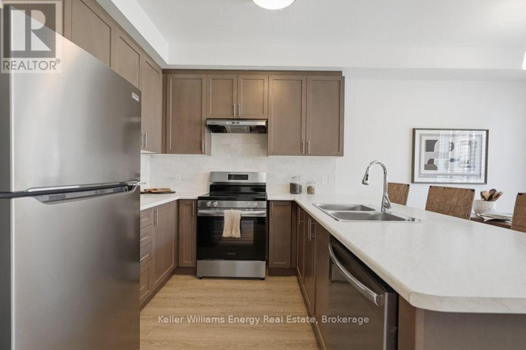 2013 VERNE BOWEN STREET, Oshawa (Kedron), Ontario, L1L0S1