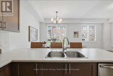 2013 VERNE BOWEN STREET Oshawa (Kedron) Ontario photo 19