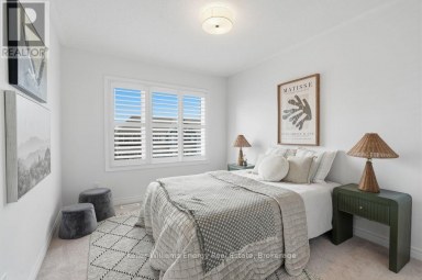 2013 VERNE BOWEN STREET Oshawa (Kedron) Ontario photo 31