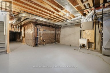 2013 VERNE BOWEN STREET Oshawa (Kedron) Ontario photo 38