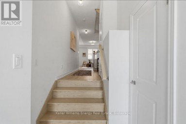2013 VERNE BOWEN STREET Oshawa (Kedron) Ontario photo 7
