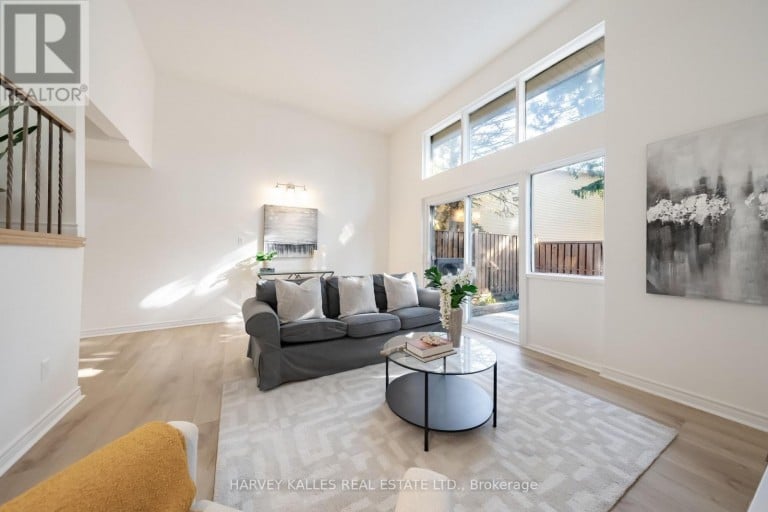 102 JENNY WREN WAY, Toronto (Hillcrest Village), Ontario, M2H2Z2
