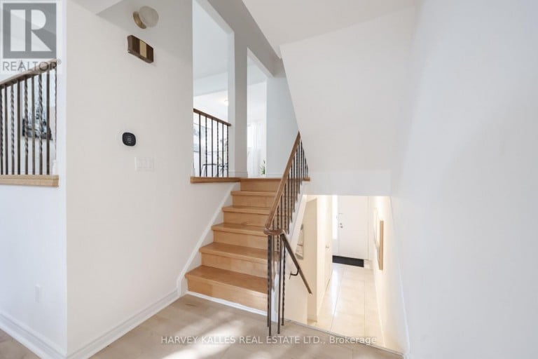 102 JENNY WREN WAY, Toronto (Hillcrest Village), Ontario, M2H2Z2