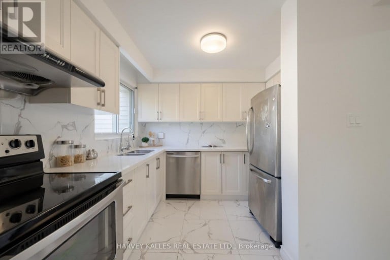 102 JENNY WREN WAY, Toronto (Hillcrest Village), Ontario, M2H2Z2
