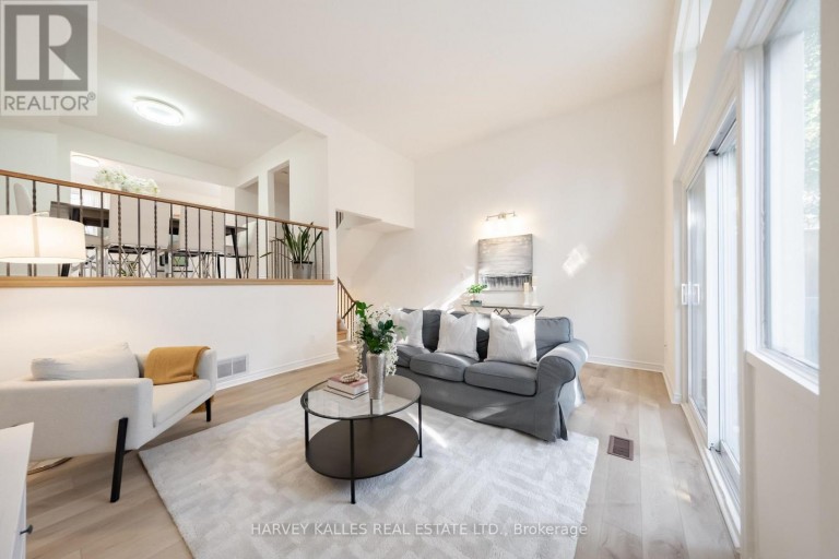 102 JENNY WREN WAY, Toronto (Hillcrest Village), Ontario, M2H2Z2