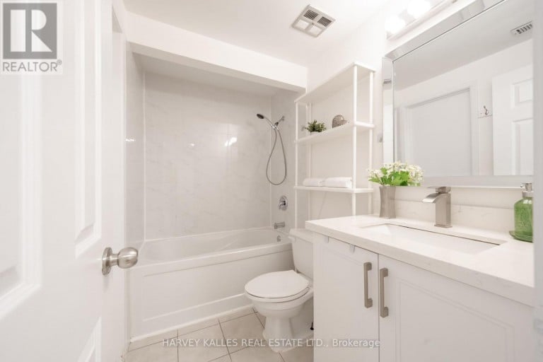102 JENNY WREN WAY, Toronto (Hillcrest Village), Ontario, M2H2Z2