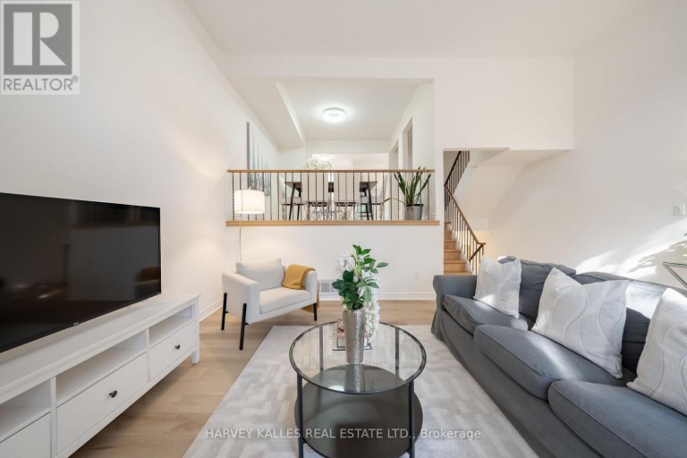 102 JENNY WREN WAY, Toronto (Hillcrest Village), Ontario, M2H2Z2