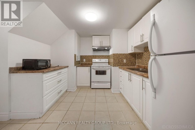 17 BARLOW ROAD, Toronto (Woburn), Ontario, M1G2B5