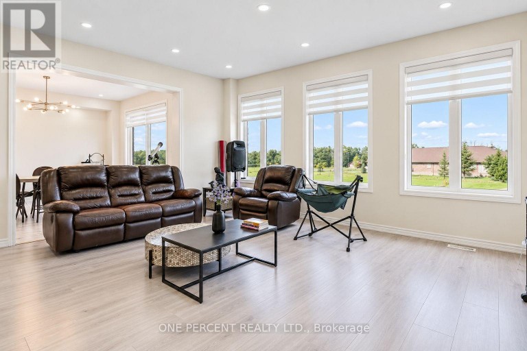 29 SANFORD CIRCLE, Springwater (Centre Vespra), Ontario, L9X2A8