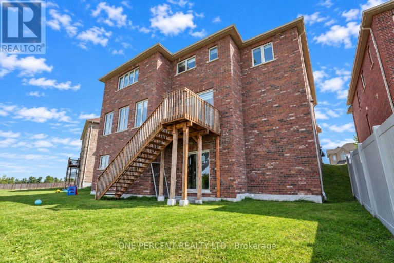 29 SANFORD CIRCLE, Springwater (Centre Vespra), Ontario, L9X2A8