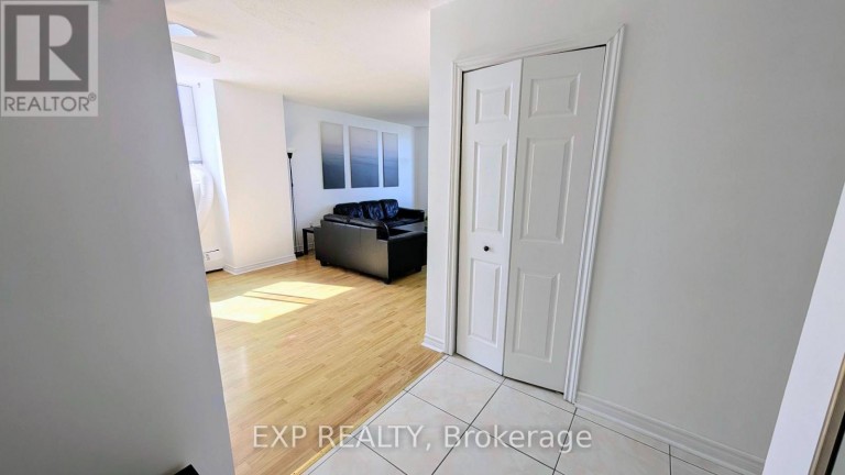1813 - 320 DIXON ROAD, Toronto (Kingsview Village-The Westway), Ontario, M9R1S8