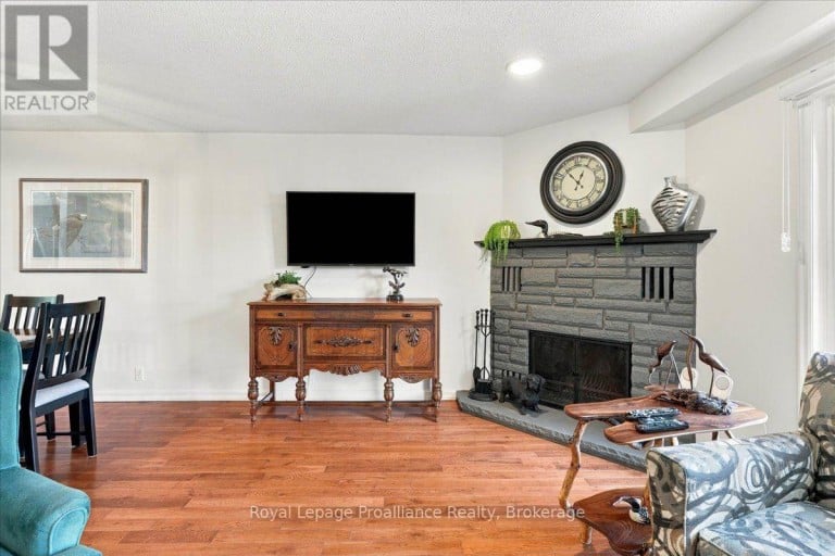 10 - 1798 OLD HWY 2, Quinte West (Sidney Ward), Ontario, K8N4Z2