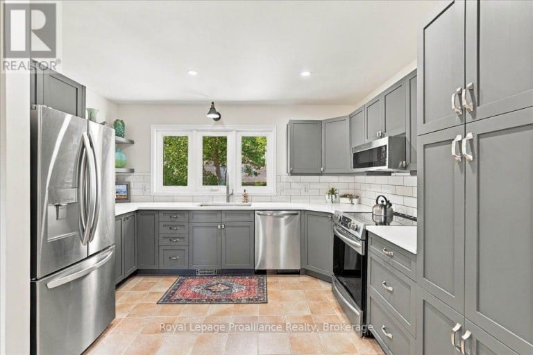 10 - 1798 OLD HWY 2, Quinte West (Sidney Ward), Ontario, K8N4Z2