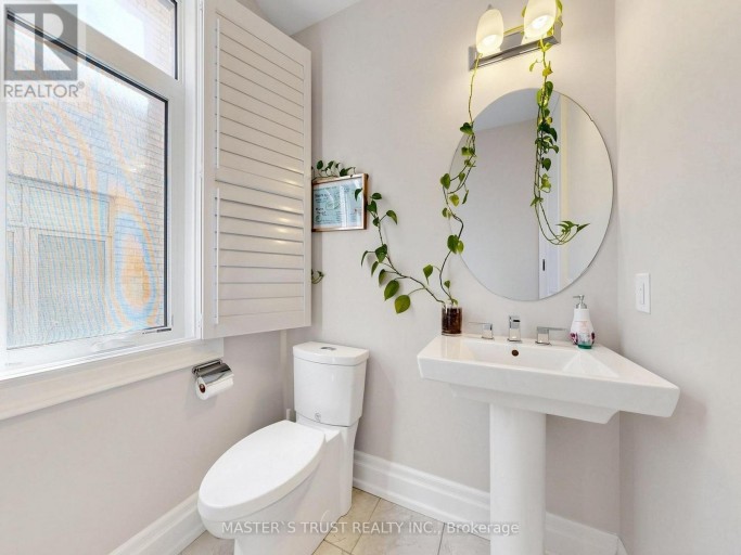 61 GRANGE DRIVE, Richmond Hill (Jefferson), Ontario, L4E1E2