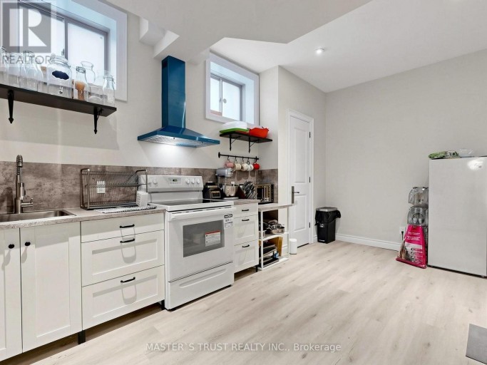 61 GRANGE DRIVE, Richmond Hill (Jefferson), Ontario, L4E1E2
