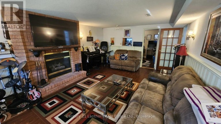 13 LORAINE AVENUE, Quinte West (Trenton Ward), Ontario, K8V6L9