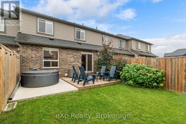 27 ROBERTSON DRIVE Stratford Ontario photo 2