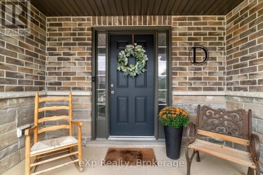 27 ROBERTSON DRIVE Stratford Ontario photo 8